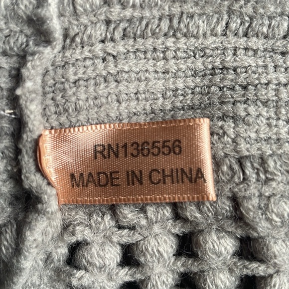 Very Soft Infinity Scarf - Picture 3 of 4